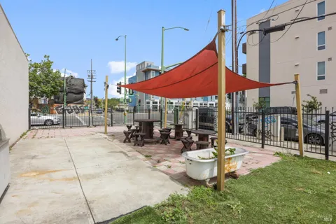 $275,000 | 9337 International Boulevard, Oakland, CA 94603