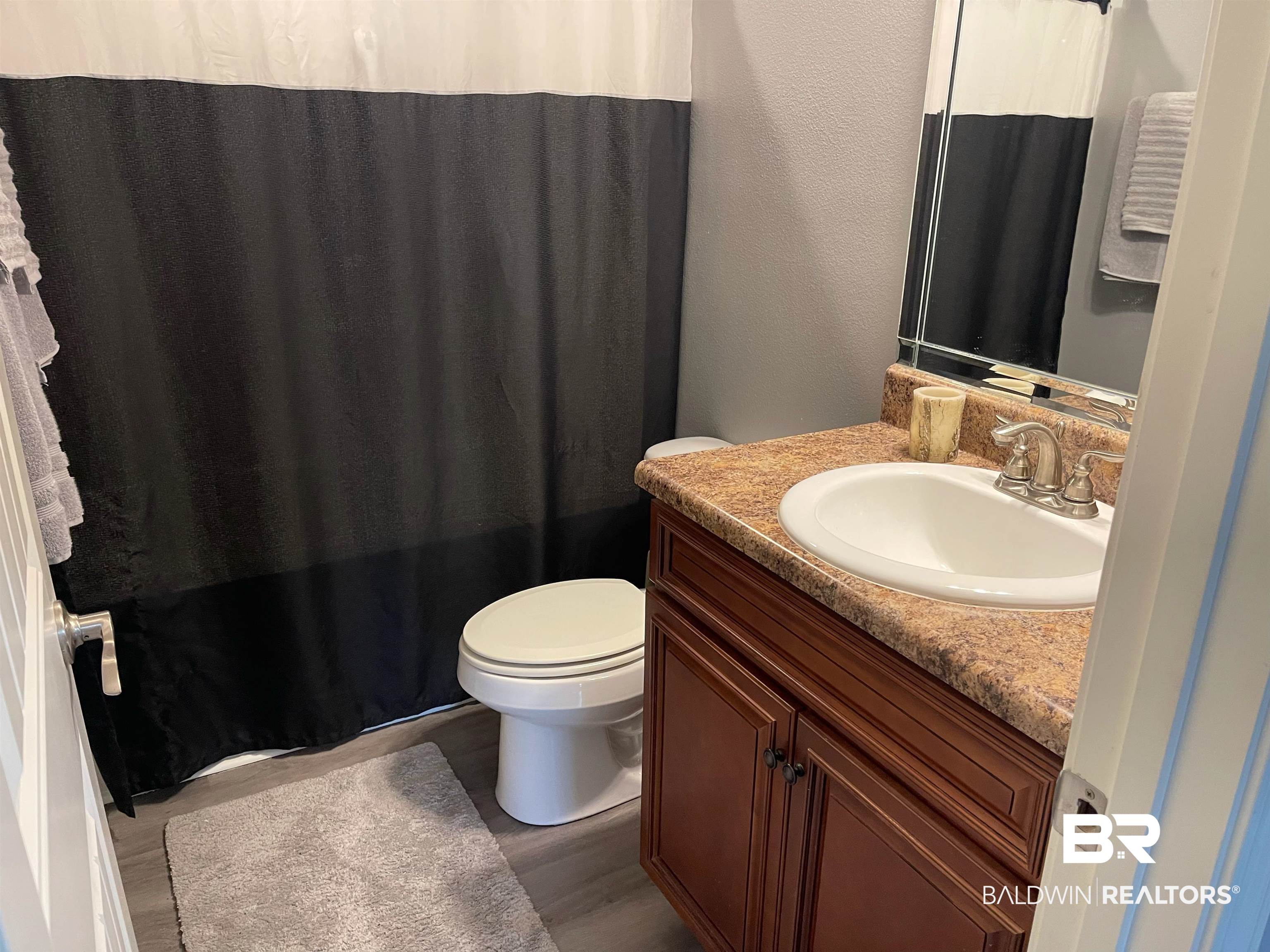 17001 Russet Court Foley, AL 36535 - Photo 13 of 21 Guest Bath Photo