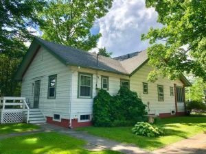 909 East Chicago Road Sturgis, MI 49091 - Photo 3 of 24 20180620205240448714000000