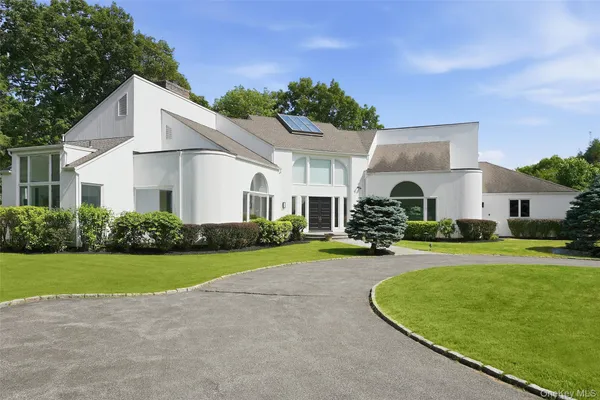 $2,600,000 | 6 Hunting Trail, Armonk, NY 10504