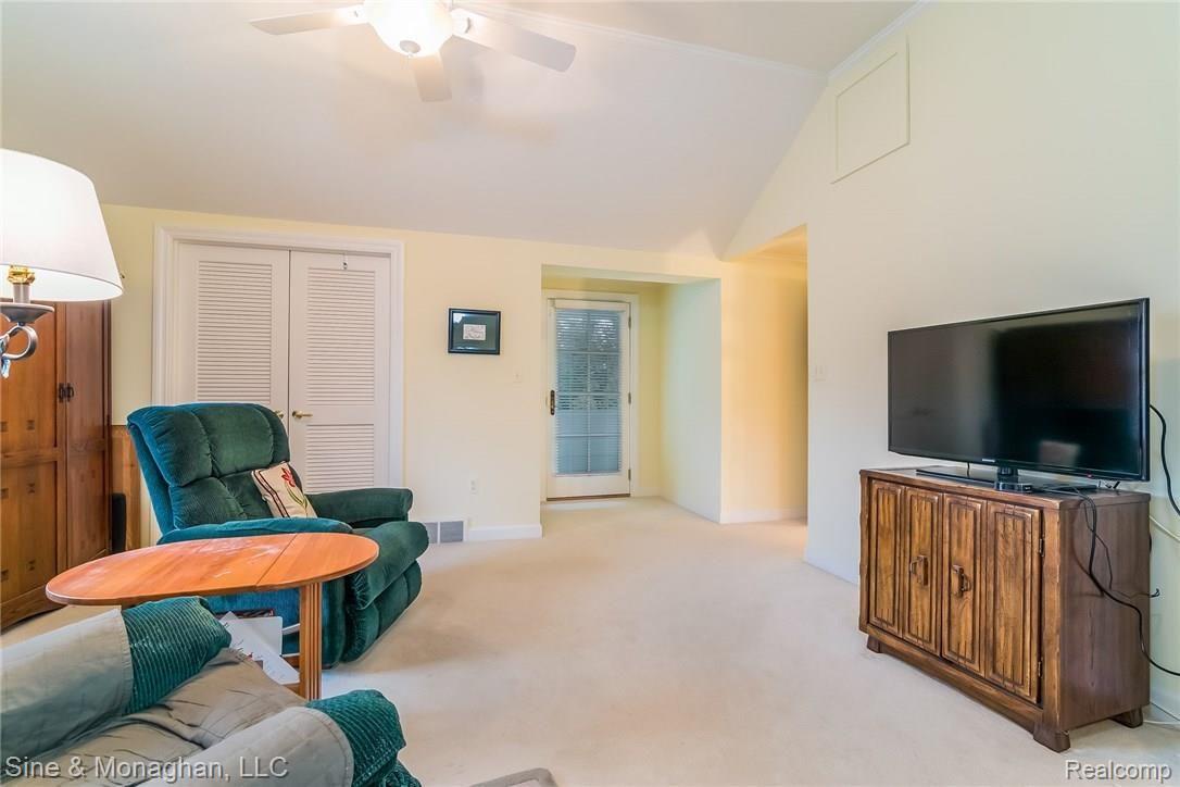 24 Warner Road Grosse Pointe, MI 48236 - Photo 45 of 56 047-Bedroom-5492483-medium.jpg