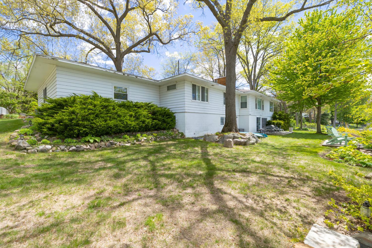 58828 South Burr Oak Road Colon, MI 49040 - Photo 3 of 48 58828 S Burr Oak Rd Colon MI-large-003-0