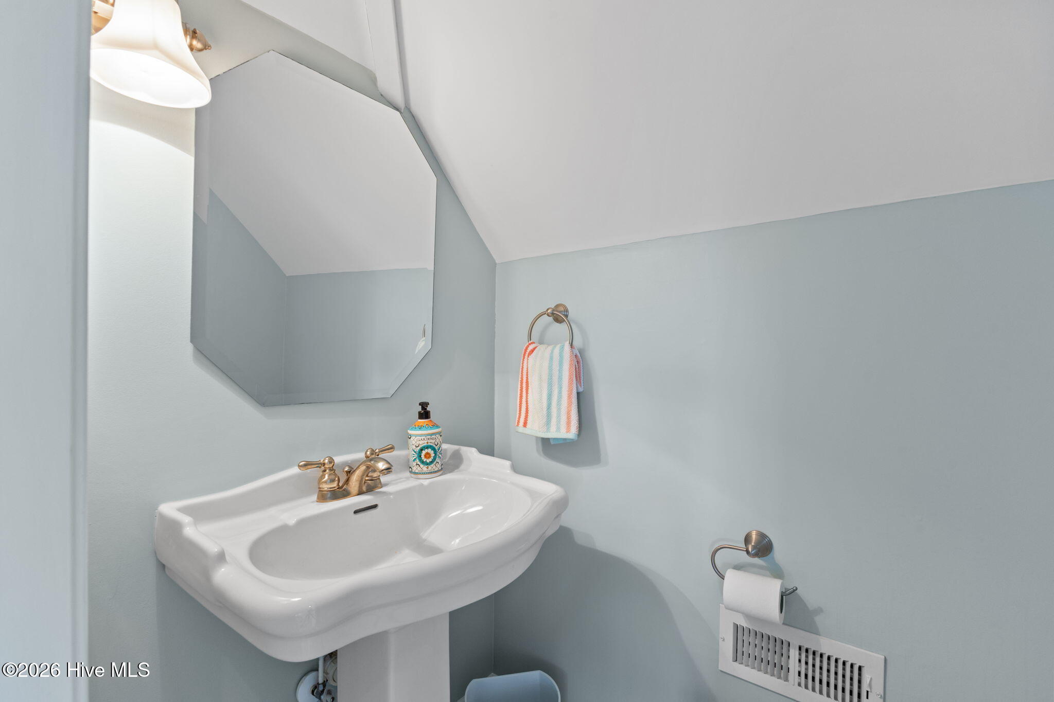 111 Riverside Avenue Morehead City, NC 28557 - Photo 48 of 123 4TH Floor 1/2 Bath