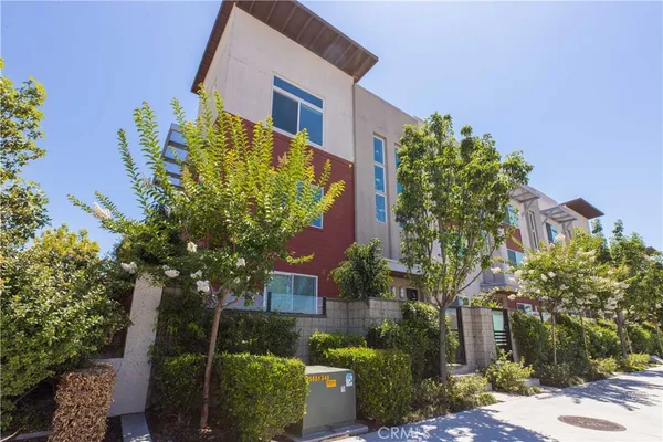 $759,900 | 5786 Acacia Lane, Lakewood, CA 90712