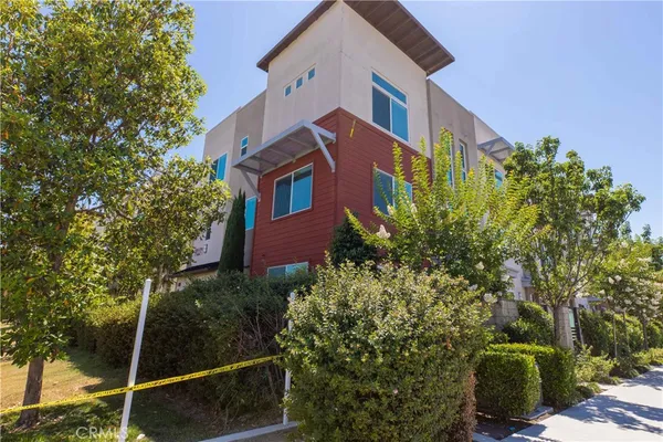 $759,900 | 5786 Acacia Lane, Lakewood, CA 90712