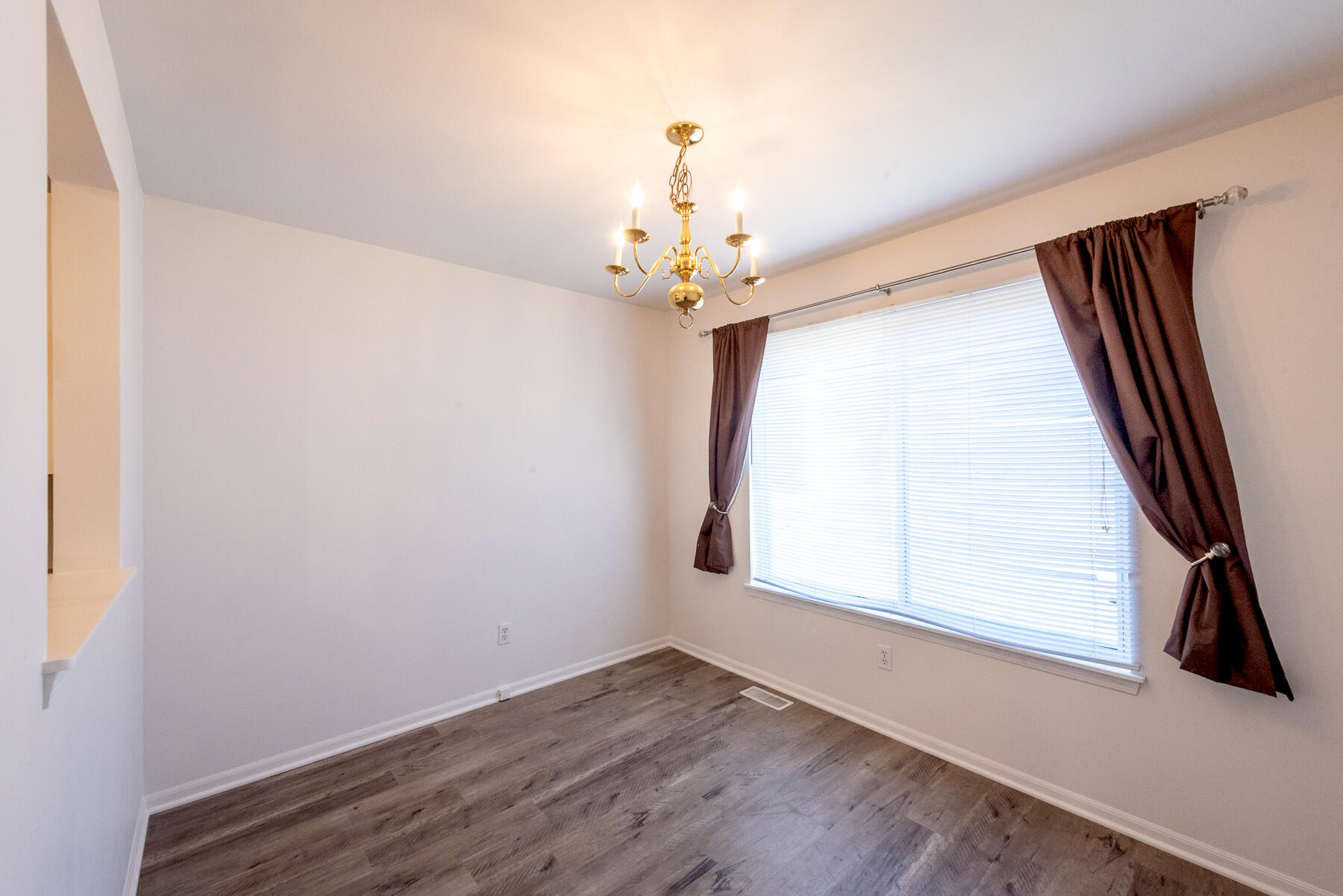 8679 Old Green Bay Road Pleasant Prairie, WI 53158 - Photo 11 of 25 Dining_0892