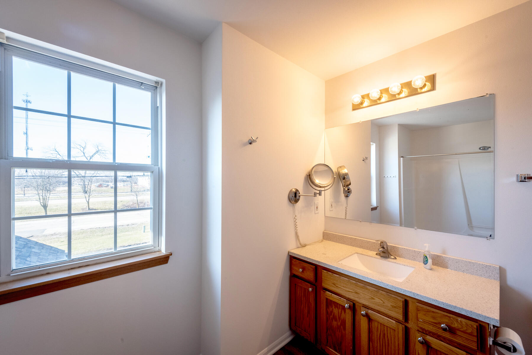 8679 Old Green Bay Road Pleasant Prairie, WI 53158 - Photo 19 of 25 Upstairs Bath_1043