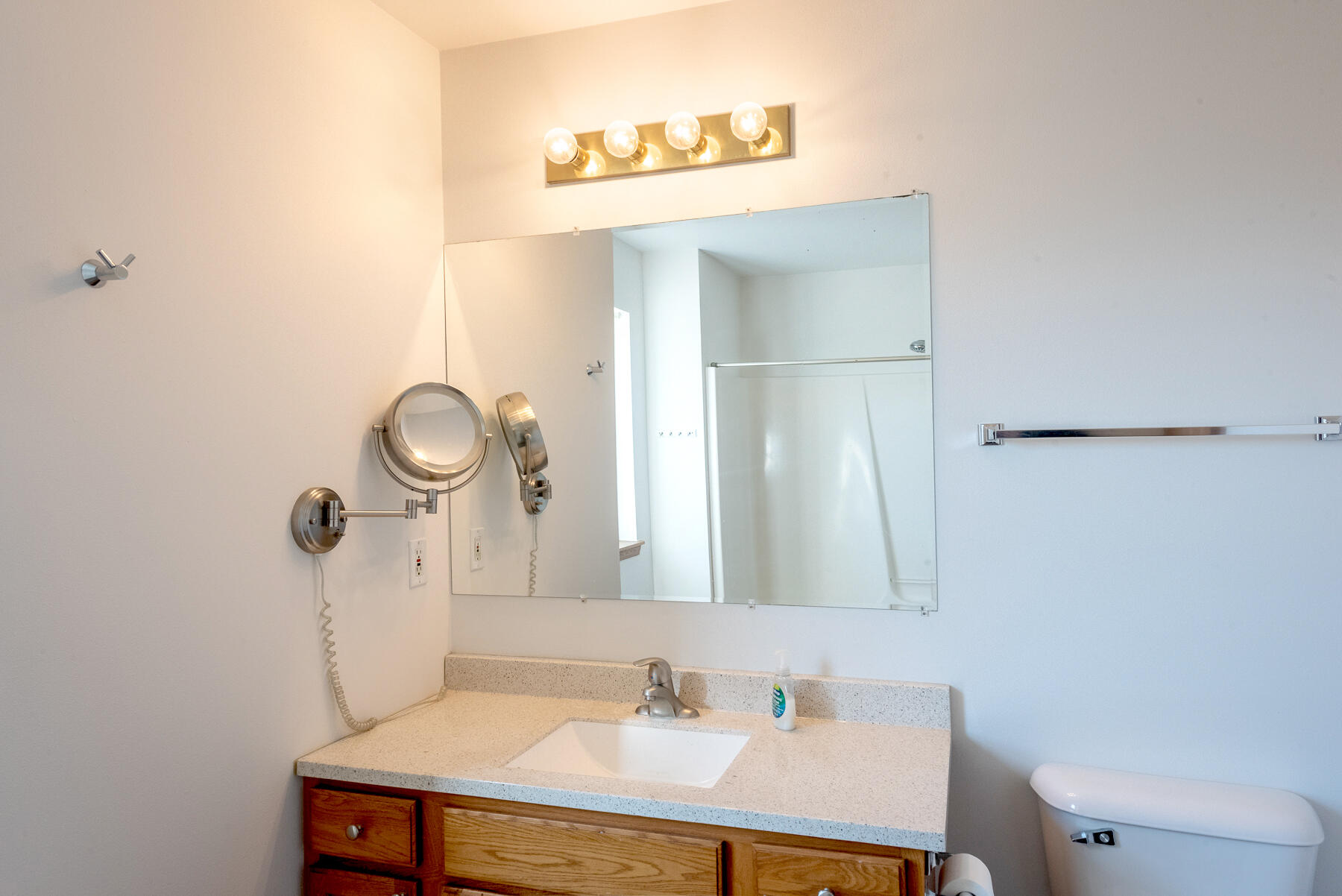 8679 Old Green Bay Road Pleasant Prairie, WI 53158 - Photo 21 of 25 Upstairs Bath_1071