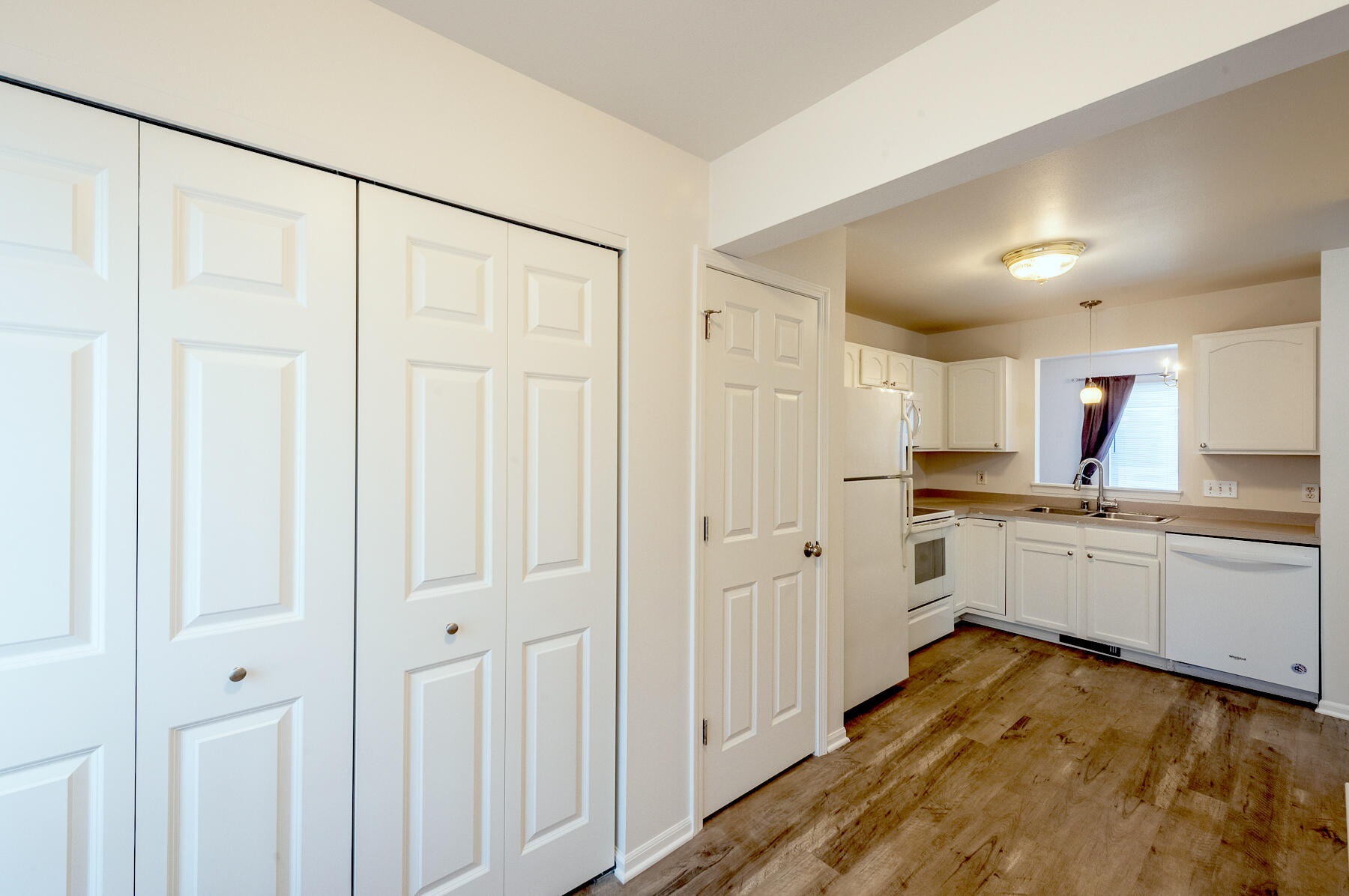 8679 Old Green Bay Road Pleasant Prairie, WI 53158 - Photo 5 of 25 Kitchen_1173