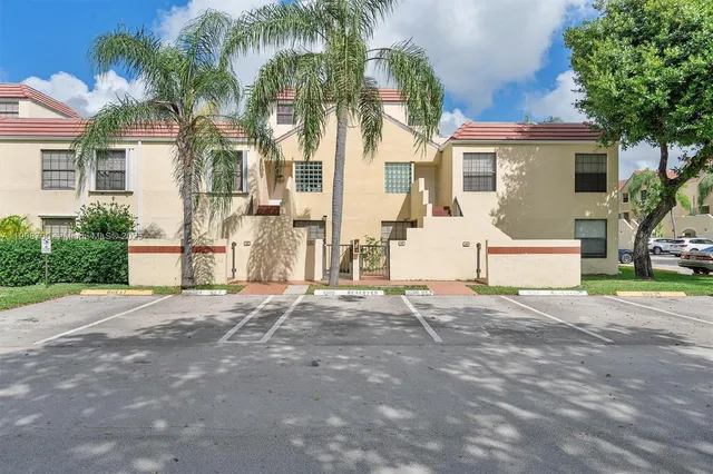 $2,350 | 13001 Southwest 88th Terrace South, Unit 104B, Miami, FL 33186