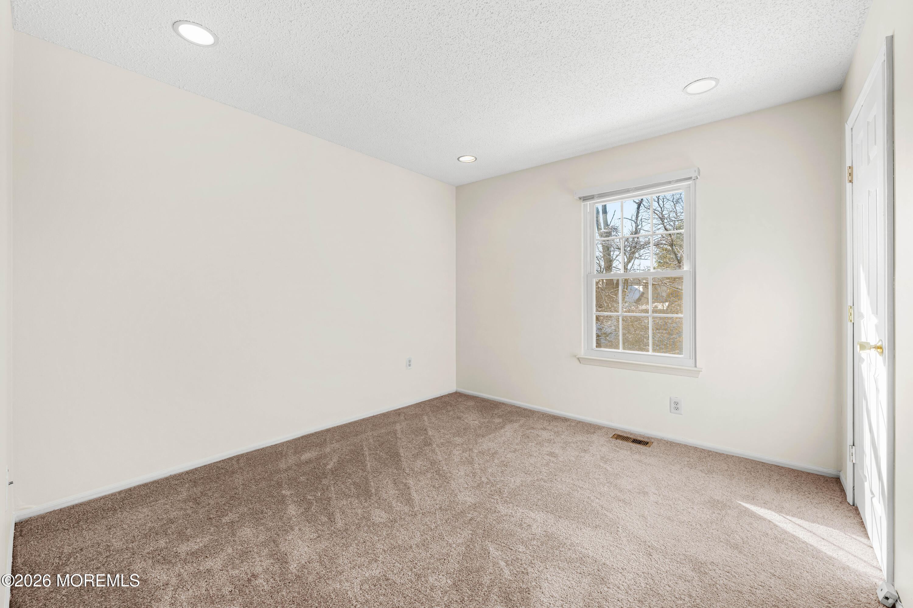 19 Sloop Square Freehold, NJ 07728 - Photo 13 of 33 19 Sloop Square Freehold - Interiors-22