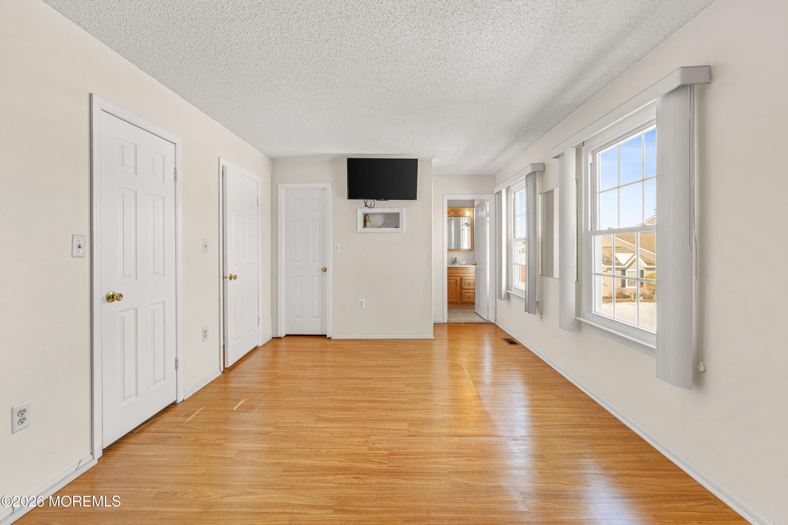 19 Sloop Square Freehold, NJ 07728 - Photo 17 of 33 19 Sloop Square Freehold - Interiors-26