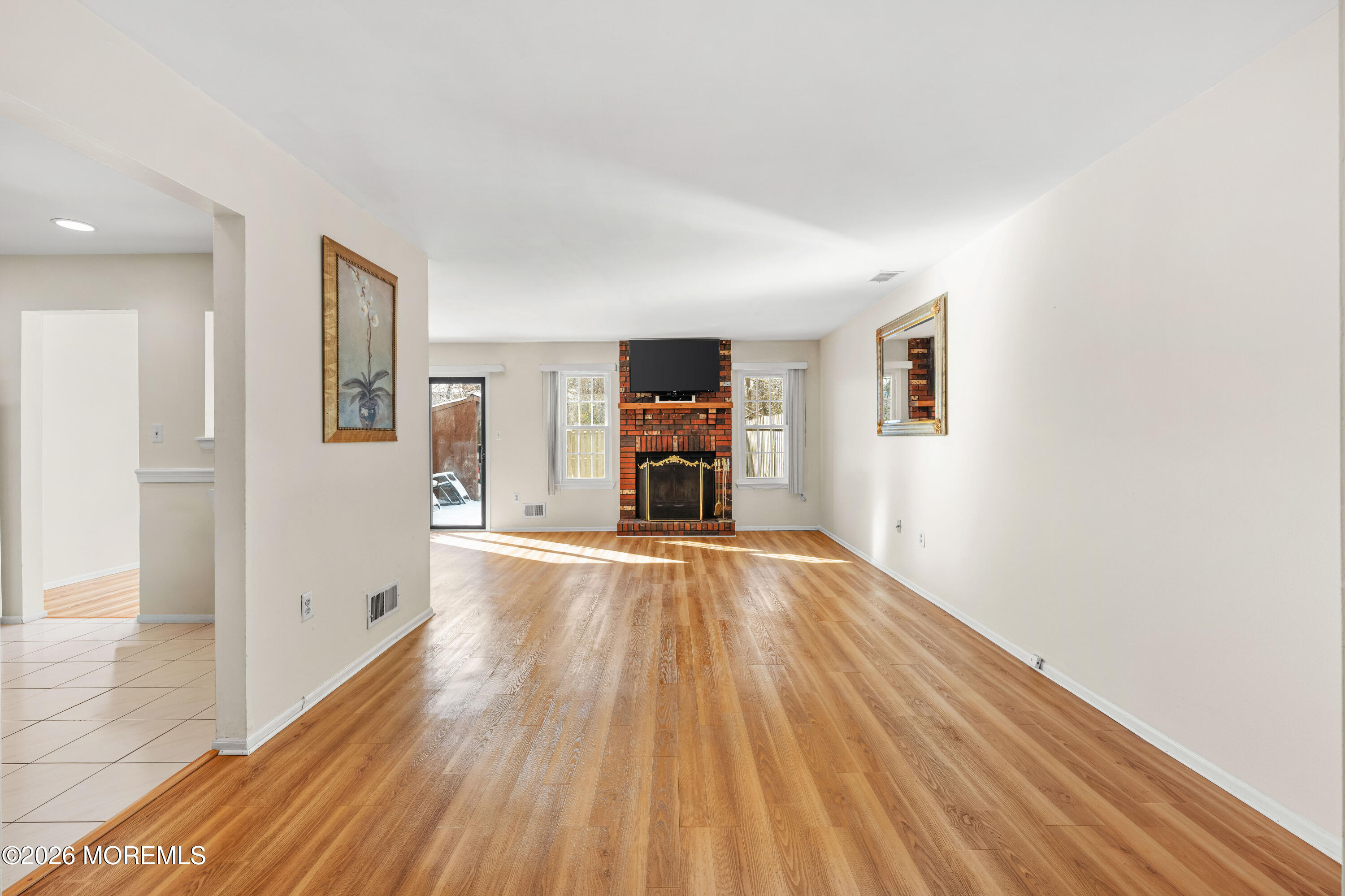 19 Sloop Square Freehold, NJ 07728 - Photo 19 of 33 19 Sloop Square Freehold - Interiors-6