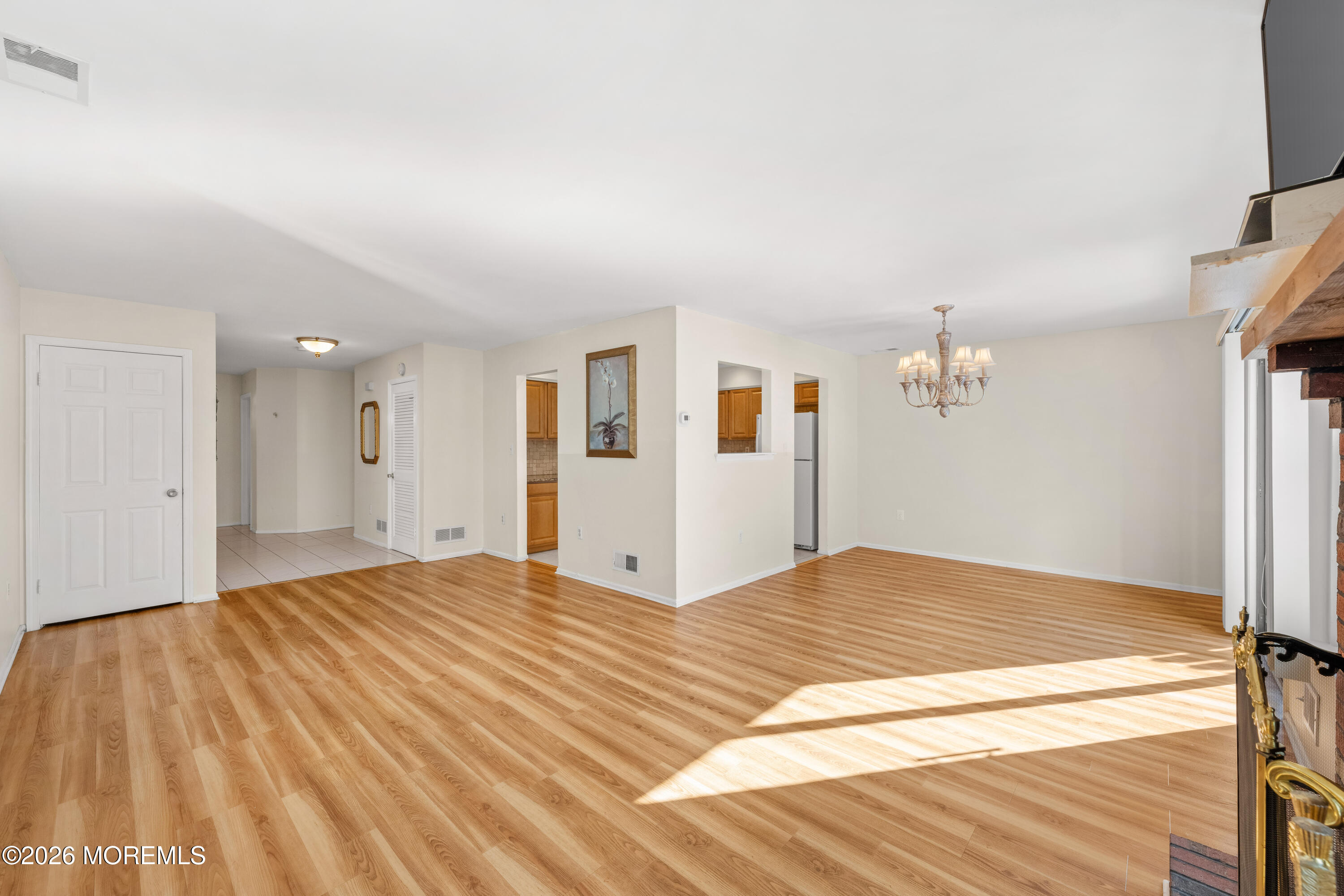 19 Sloop Square Freehold, NJ 07728 - Photo 20 of 33 19 Sloop Square Freehold - Interiors-10