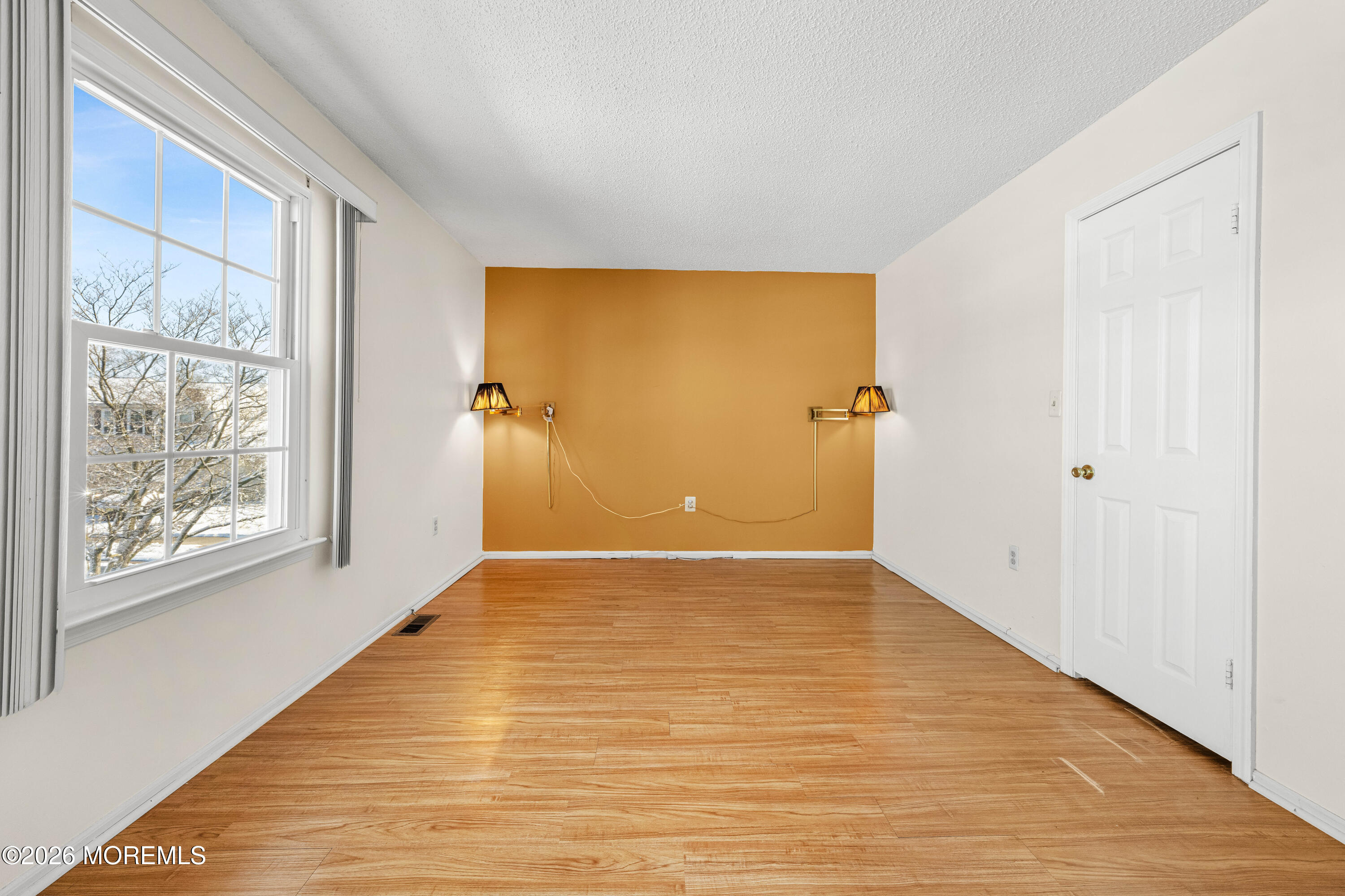 19 Sloop Square Freehold, NJ 07728 - Photo 23 of 33 19 Sloop Square Freehold - Interiors-29