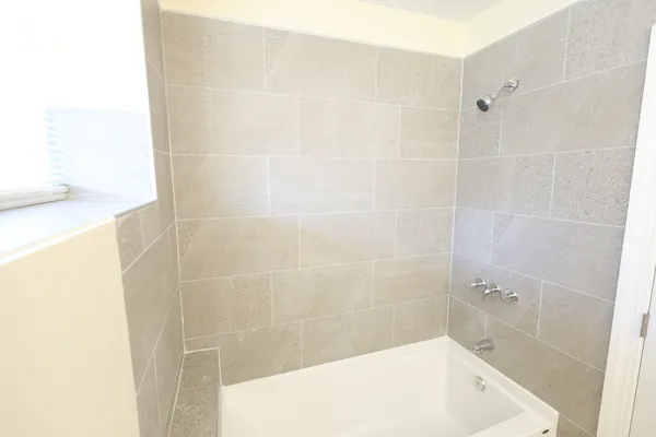 $1,900 | 6157 West Belmont Avenue, Unit 1F, Chicago, IL 60634