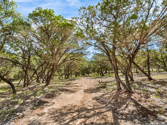 $1,350,000 | 4366 Whartons Dock Road, Bandera, TX 78003