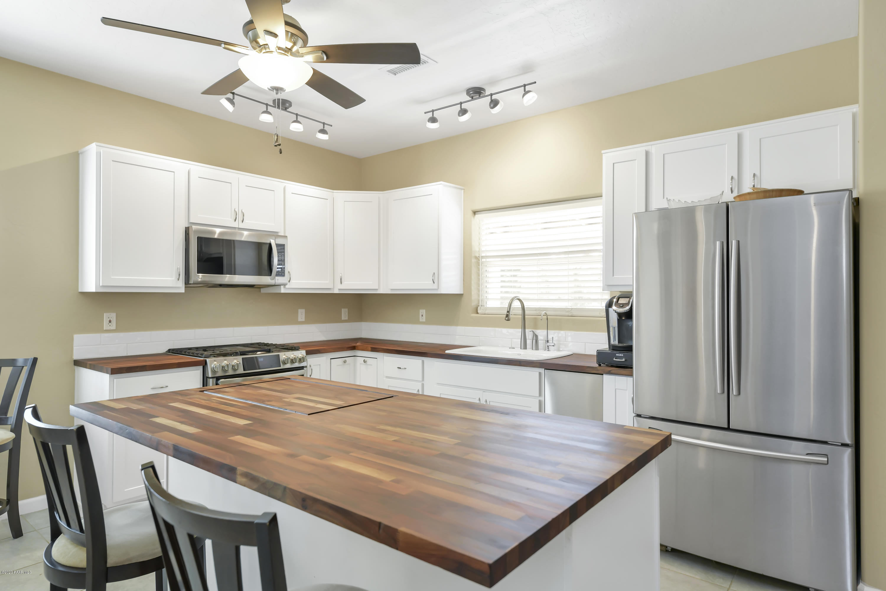 17472 East Jackrabbit Road Mayer, AZ 86333 - Photo 14 of 26 Kitchen