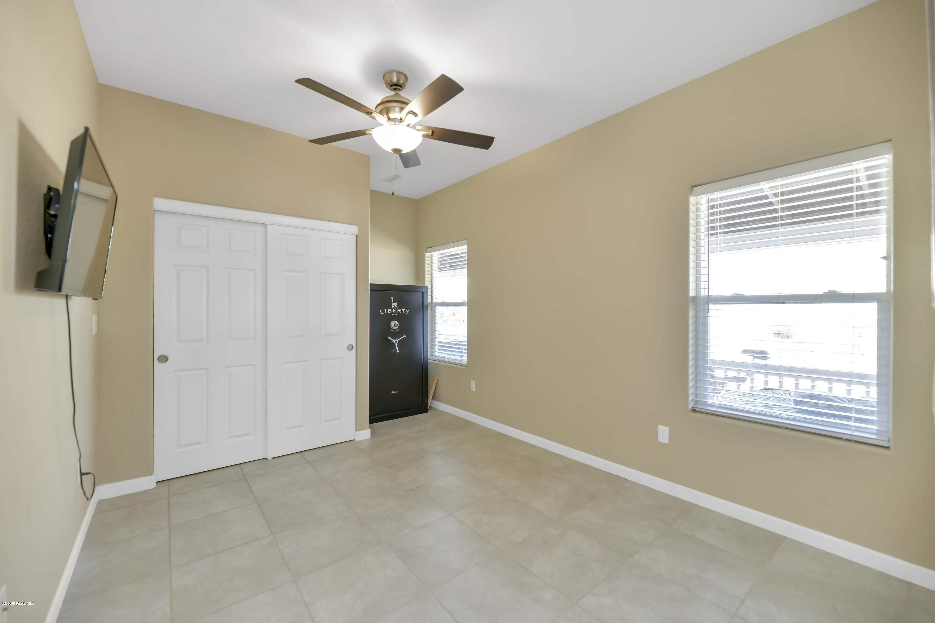 17472 East Jackrabbit Road Mayer, AZ 86333 - Photo 21 of 26 Guest Room