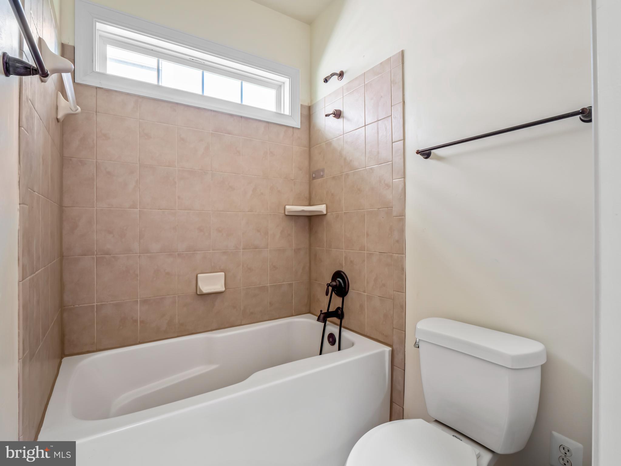 16116 Thoroughfare Road Broad Run, VA 20137 - Photo 23 of 36 Full bathroom
