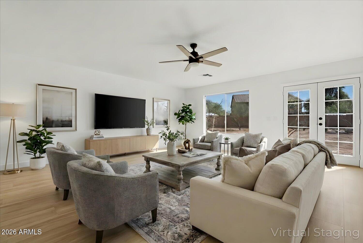 3005 West Shumway Farm Road Phoenix, AZ 85041 - Photo 22 of 49 18-Family room
