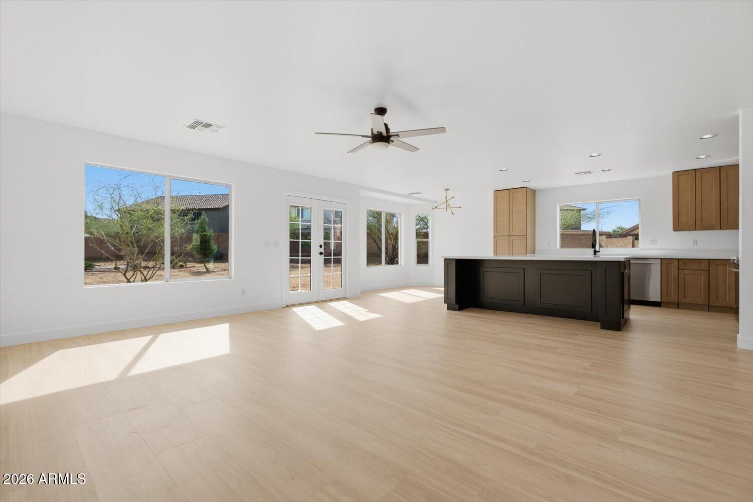 3005 West Shumway Farm Road Phoenix, AZ 85041 - Photo 23 of 49 21-FamilyRoom_4