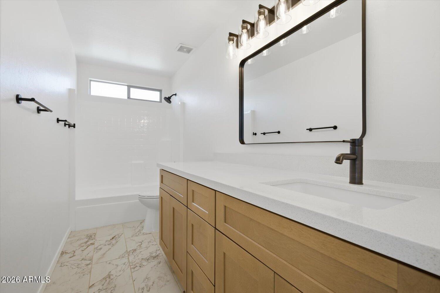 3005 West Shumway Farm Road Phoenix, AZ 85041 - Photo 35 of 49 39-Bathroom2