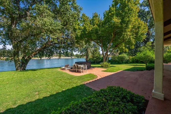 $1,359,000 | 6681 Riverside Drive, Redding, CA 96001