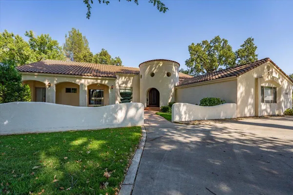 $1,359,000 | 6681 Riverside Drive, Redding, CA 96001