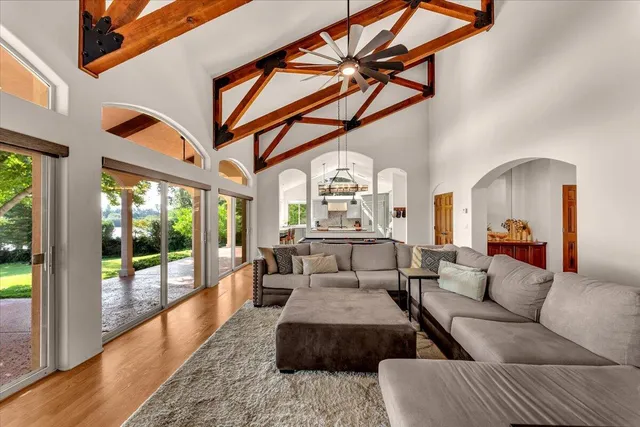 $1,399,000 | 6681 Riverside Drive, Redding, CA 96001