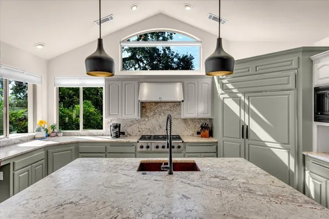 $1,399,000 | 6681 Riverside Drive, Redding, CA 96001