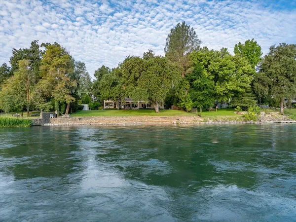 $1,359,000 | 6681 Riverside Drive, Redding, CA 96001