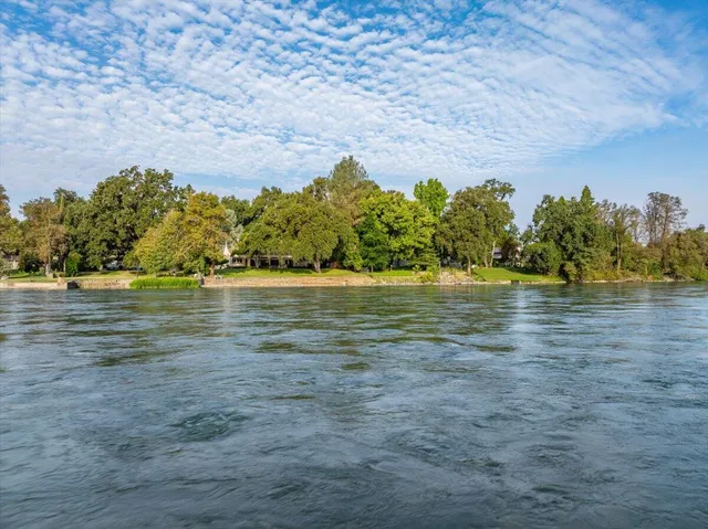 $1,399,000 | 6681 Riverside Drive, Redding, CA 96001