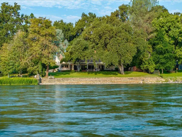 $1,359,000 | 6681 Riverside Drive, Redding, CA 96001