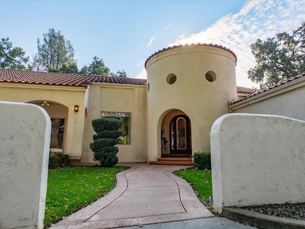 $1,359,000 | 6681 Riverside Drive, Redding, CA 96001