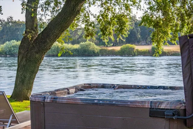 $1,399,000 | 6681 Riverside Drive, Redding, CA 96001