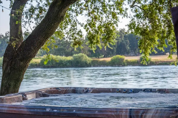 $1,359,000 | 6681 Riverside Drive, Redding, CA 96001