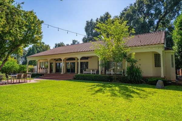 $1,359,000 | 6681 Riverside Drive, Redding, CA 96001