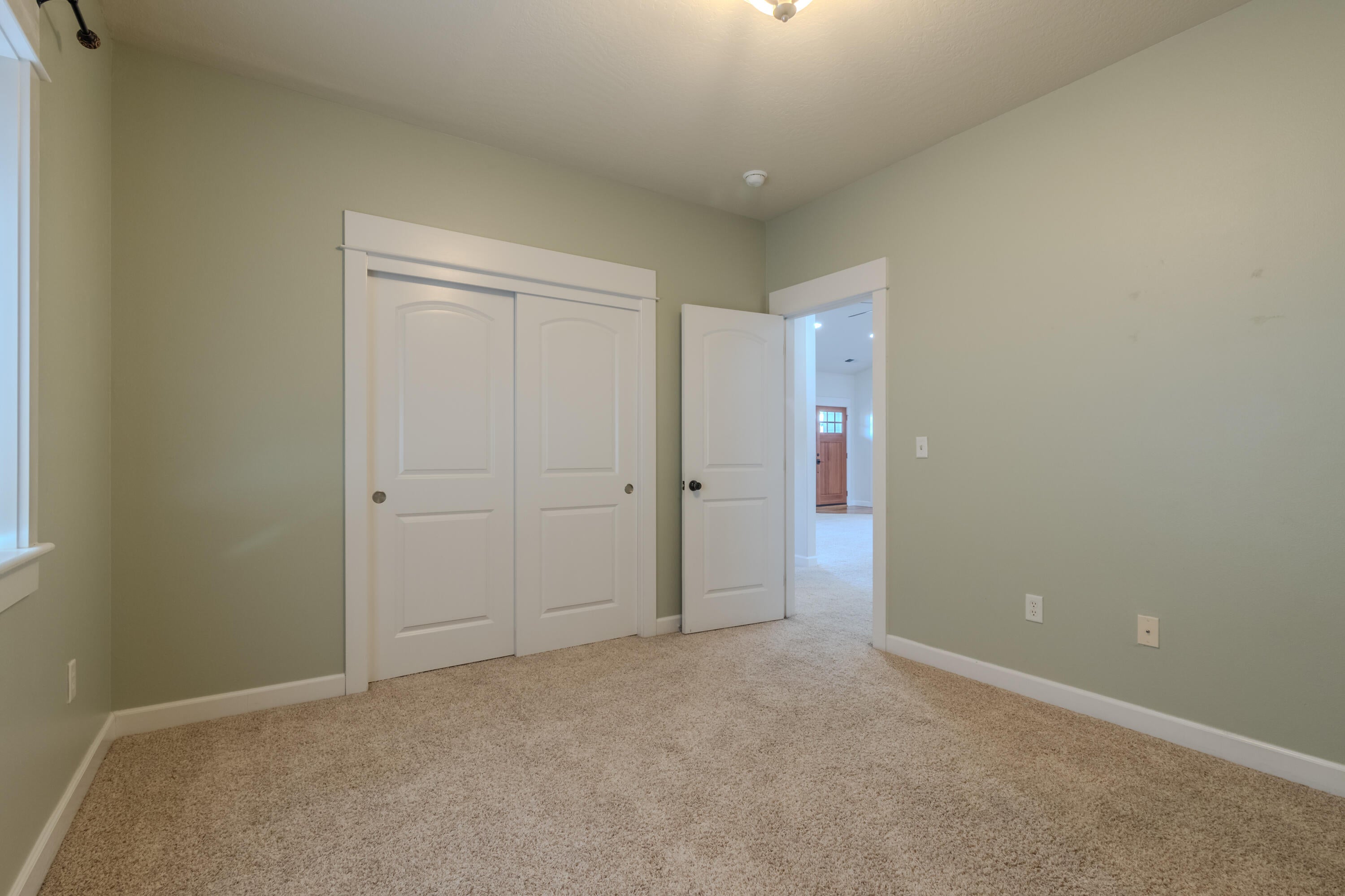584 Barton Road Eagle Point, OR 97524 - Photo 23 of 30 01-22