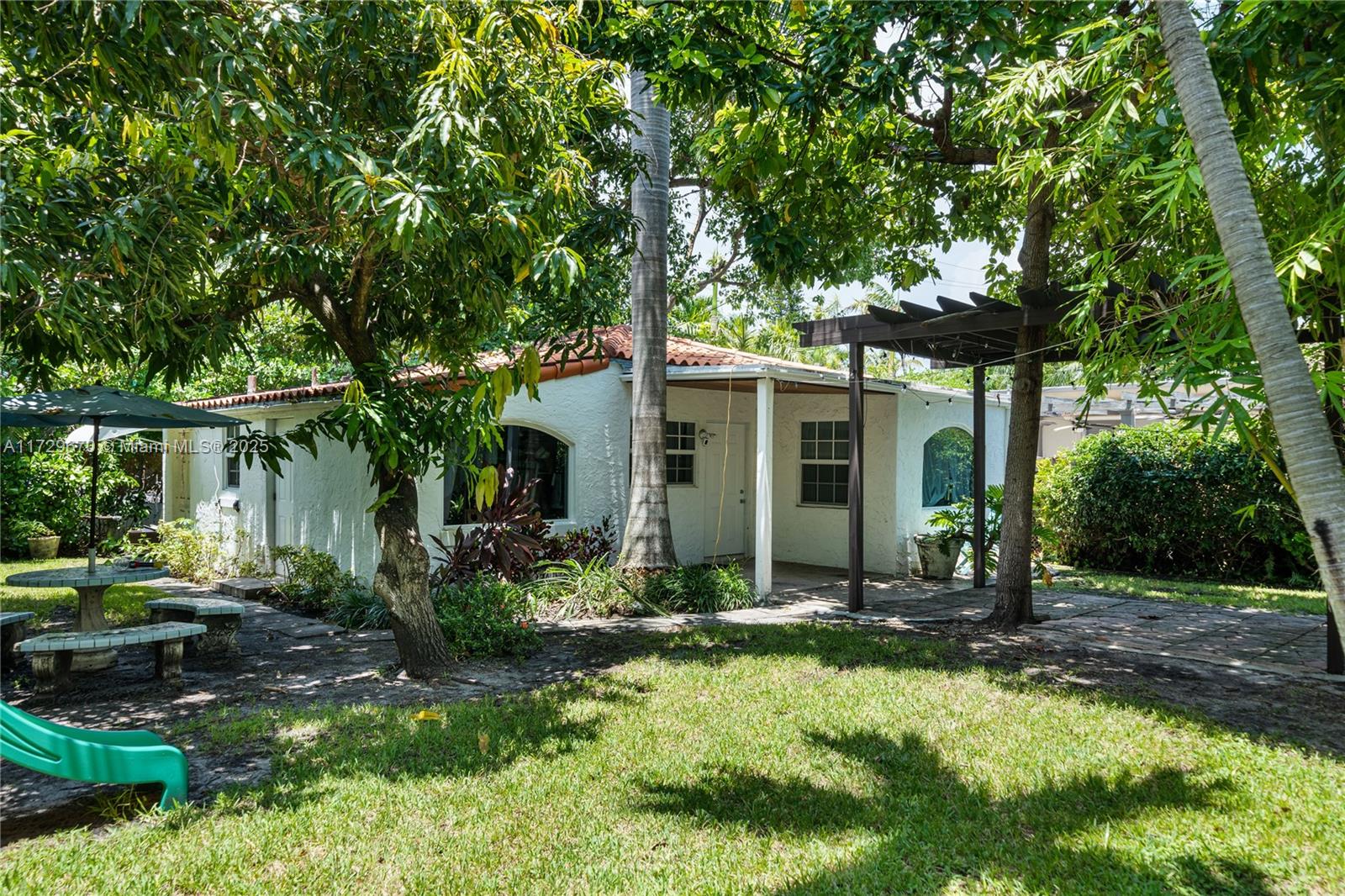 2424 Prairie Avenue Miami Beach, FL 33140 - Photo 17 of 28