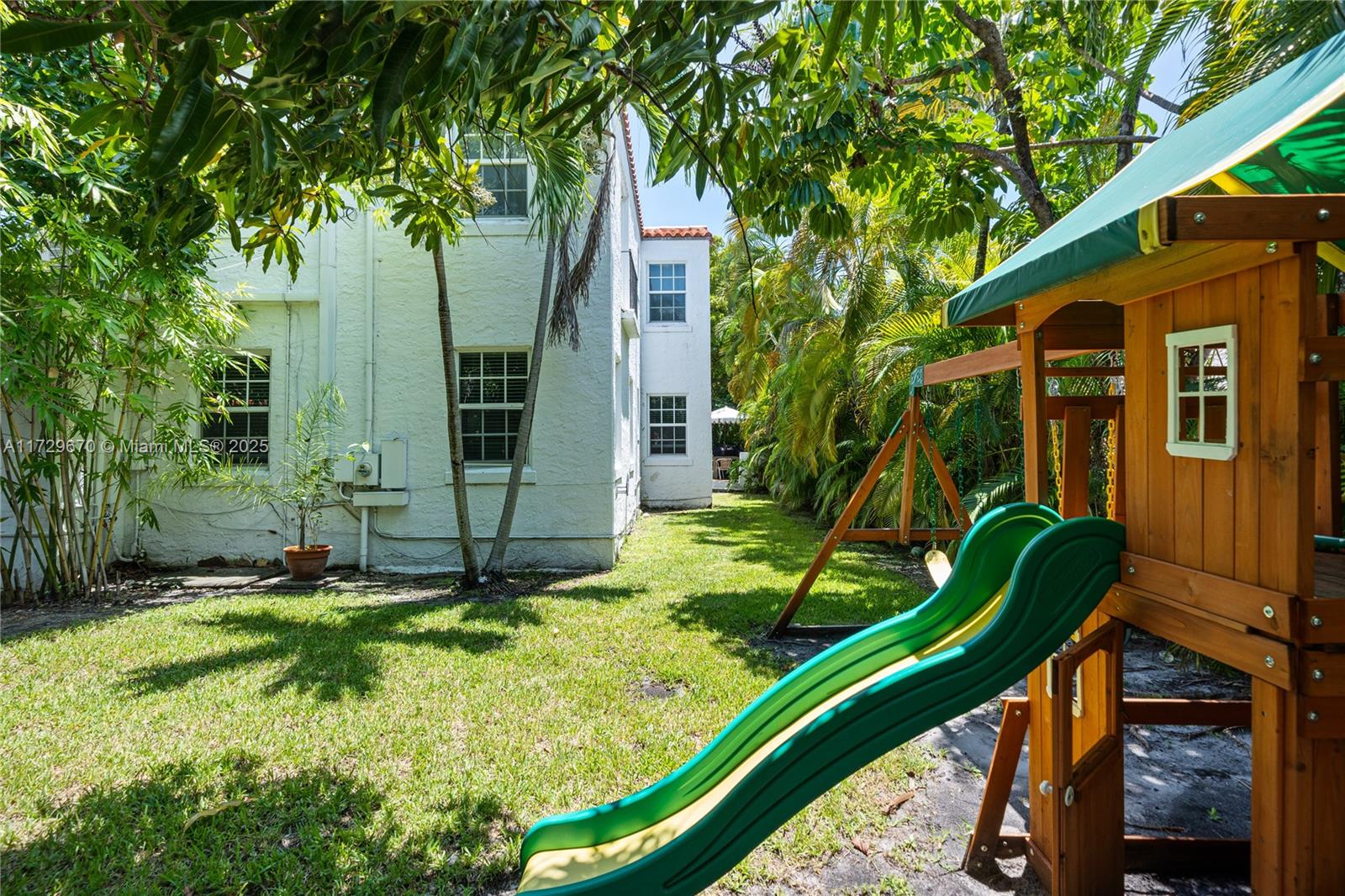 2424 Prairie Avenue Miami Beach, FL 33140 - Photo 21 of 28