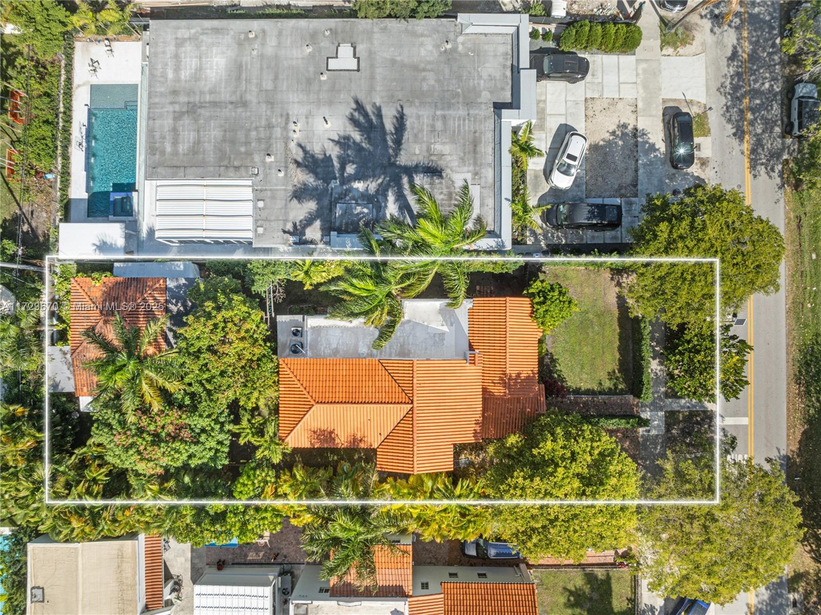 2424 Prairie Avenue Miami Beach, FL 33140 - Photo 22 of 28