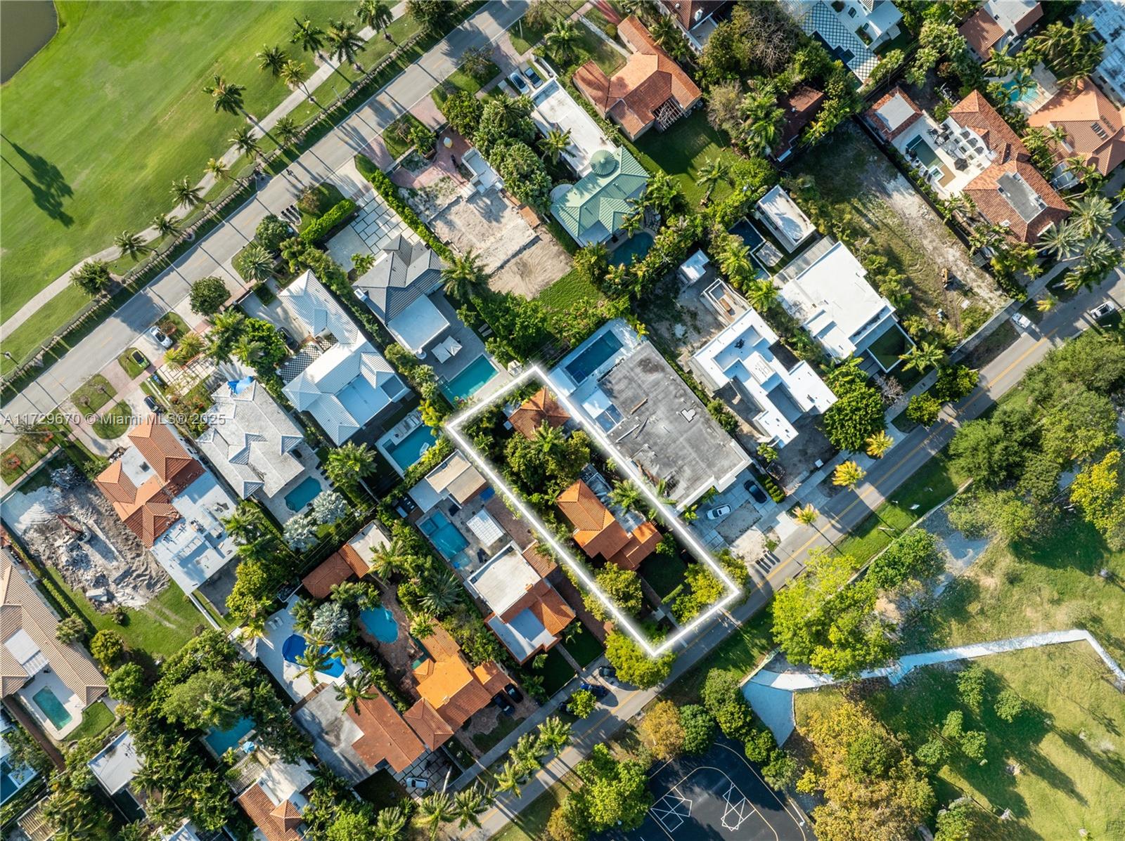 2424 Prairie Avenue Miami Beach, FL 33140 - Photo 3 of 28