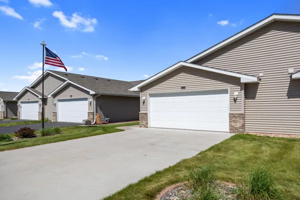 $250,000 | 609 Danielson Court, Maple Lake, MN 55358