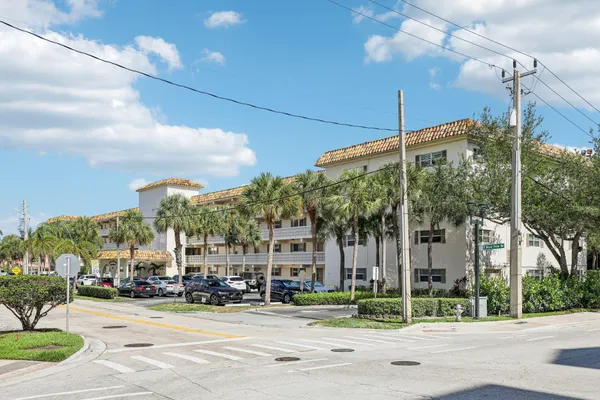 $3,499 | 200 East Royal Palm Road, Boca Raton, FL 33432