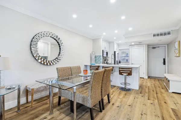 $3,499 | 200 East Royal Palm Road, Boca Raton, FL 33432