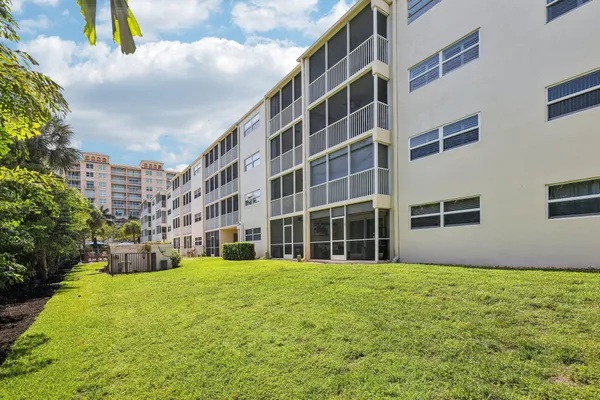 $3,499 | 200 East Royal Palm Road, Boca Raton, FL 33432