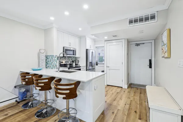 $3,499 | 200 East Royal Palm Road, Boca Raton, FL 33432