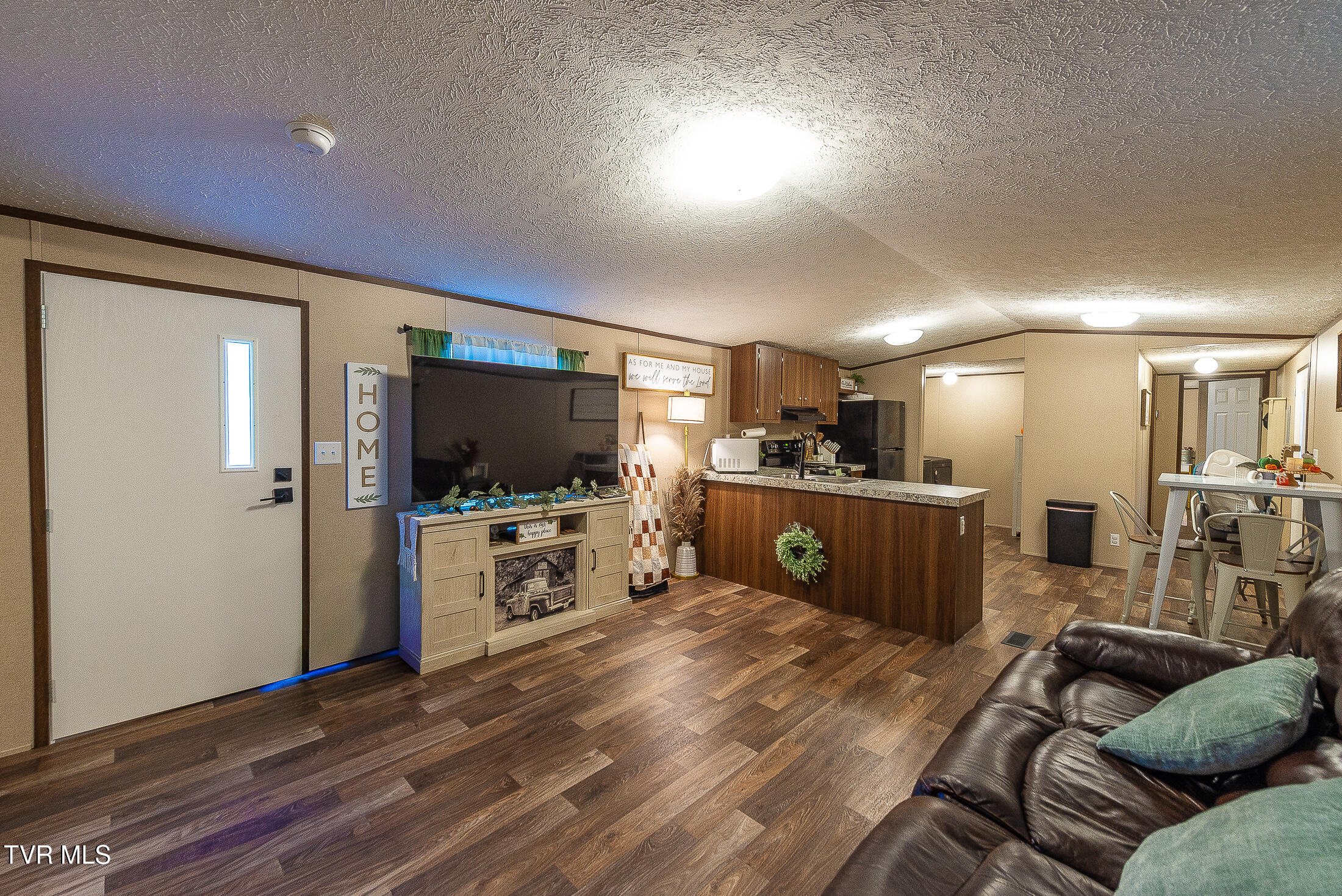 2939 Yuma Road Gate City, VA 24251 - Photo 7 of 32 Living Room