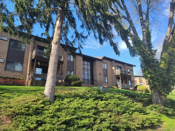 $1,800 | 9 Charles Lane, Unit 2C, Pomona, NY 10970